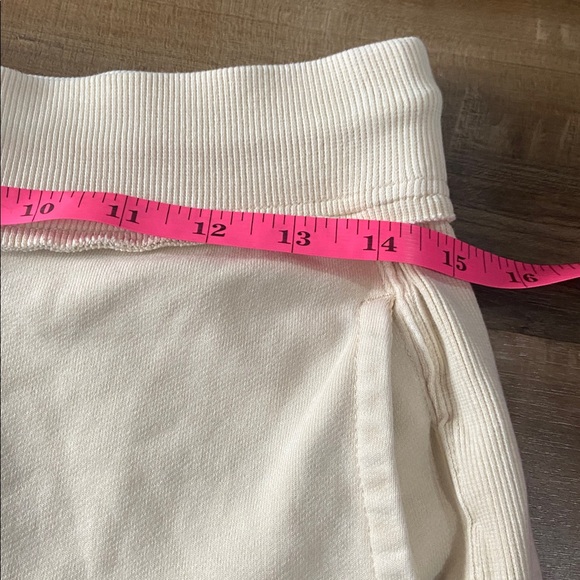 JoyLab Women's Athletic Cream Shorts - Picture 5 of 7